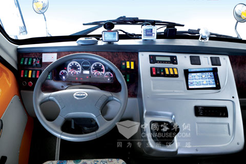 海格智慧安全校車駕駛區(qū)