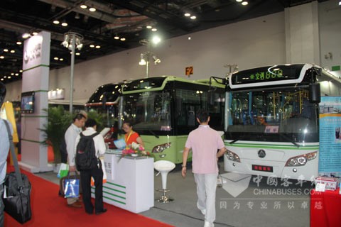 2012道路運(yùn)輸展常隆客車展臺