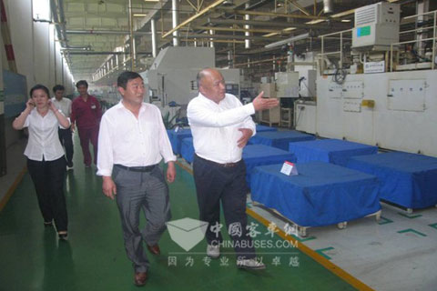 客戶來江淮公司進行實地考察