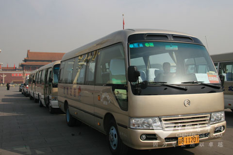 金旅考斯特服務全國兩會