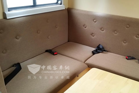 自主創(chuàng)新設(shè)計的環(huán)形沙發(fā)