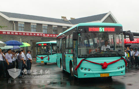 大金龍新能源車助力鹽城環保公交網絡建設