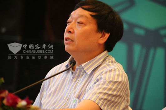 龐青年，為客戶找利潤，為自己謀發展