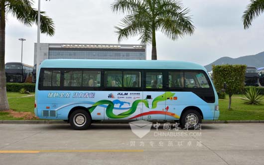 XMQ6706純電動(dòng)商務(wù)車