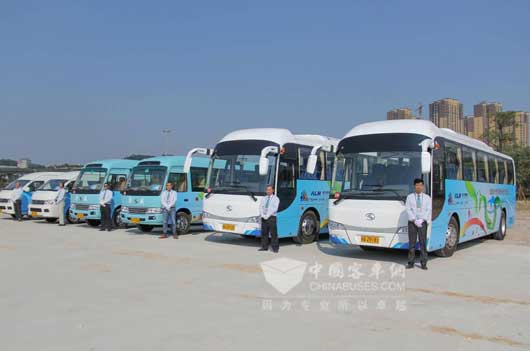 　金龍新能源車為青運(yùn)會(huì)提供綠色通勤服務(wù)