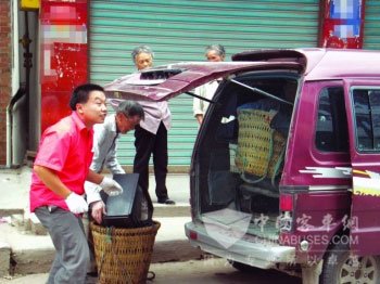 農村客運班車超載和人貨混載現(xiàn)象嚴重
