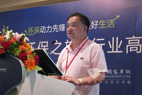 長(zhǎng)沙市清潔汽車領(lǐng)導(dǎo)小組專家組組長(zhǎng)李竹林