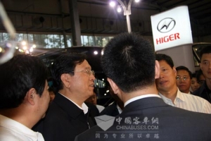 圖說國務(wù)院副總理張德江與海格客車的故事