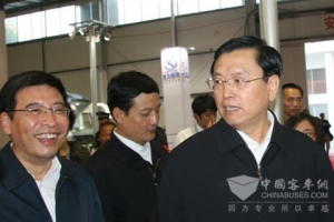圖說2010汽車零部件博覽會(huì)金龍客車展臺(tái)