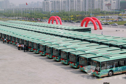 天津313部大容量豪華新公交車投入運(yùn)營