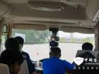 0-80公里加速測試，記者視角。精裝V8汽油發動機，運轉平順，乘客完美體驗動中有靜。