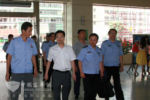 公安部督導組來到蘭州長途客車站