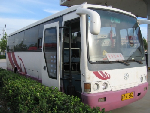此車采用原裝進(jìn)口康明斯發(fā)動(dòng)機(jī)