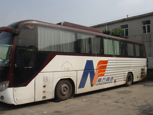 低價(jià)出售03年11月宇通ZK6120H曼客車,座位42座,帶緩速器