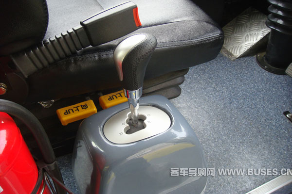五洲龍F(tuán)DG6113EVG1公交車（純電動20-36座）