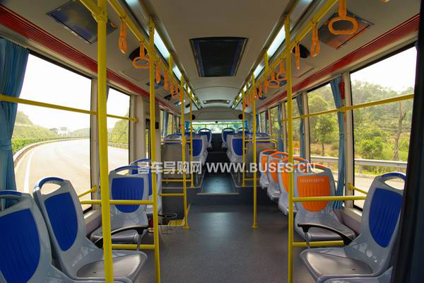 五洲龍F(tuán)DG6113EVG1公交車（純電動20-36座）