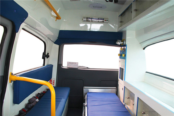 宇通ZK5039XJH25救護(hù)車(chē)（汽油國(guó)五2-9座）