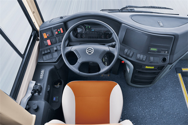 金旅XML6112JEV60客車（純電動(dòng)24-53座）