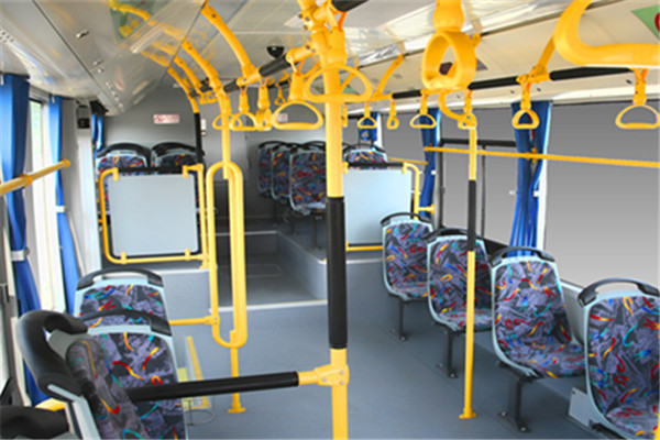 安凱HFF6100G03CHEV-2插電式公交車(chē)（LNG/電混動(dòng)國(guó)五10-36座）