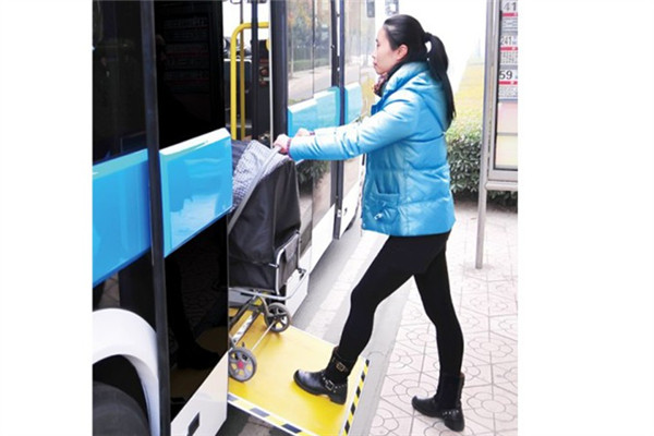 黃海DD6762B01N公交車（天然氣國(guó)五13-21座）