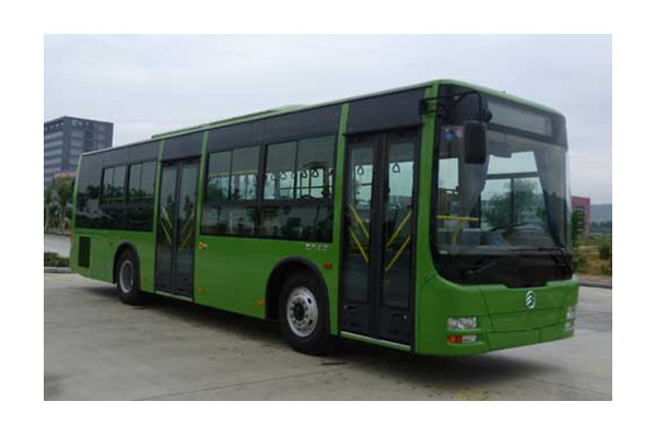 金旅XML6105JHEVG5C2公交車(chē)（柴油/電混動(dòng)國(guó)五20-36座）
