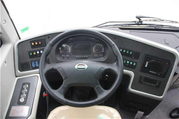 南京金龍NJL6107BEV8客車（純電動(dòng)24-47座）