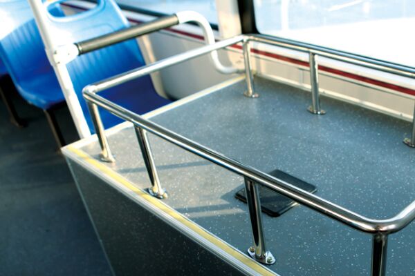 東風超龍EQ6105CTBEV3公交車（純電動10-40座）