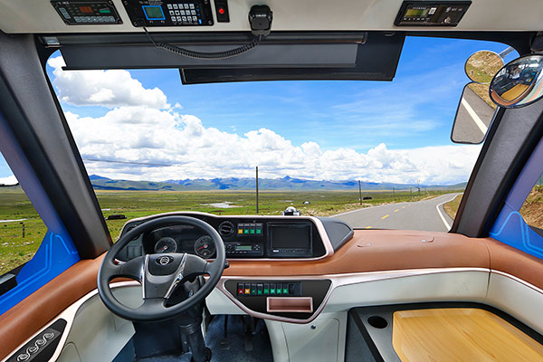 金旅XML6606JEV60C無(wú)人駕駛公交車(chē)（純電動(dòng)10-13座）