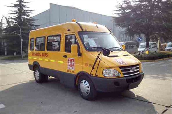 南京依維柯NJ6555XCC小學(xué)生專用校車（柴油國(guó)五18-19座）