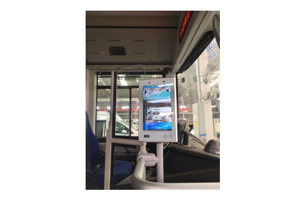 福田歐輝BJ5180XYLEV醫(yī)療車(chē)（純電動(dòng)2-9座）