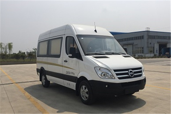 南京金龍NJL5040XSWBEV4商務(wù)車（純電動5-9座）