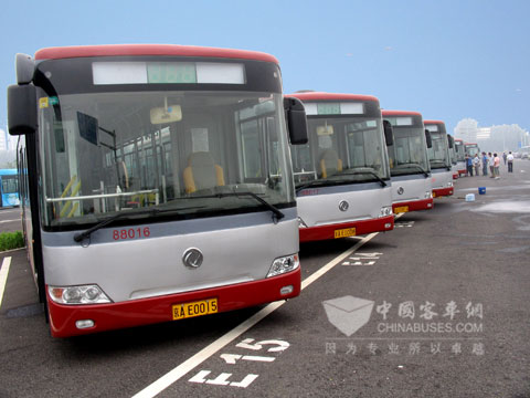 配裝東風康明斯國四發動機的公交車