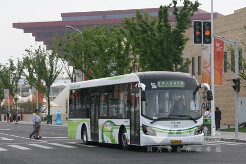 世博園區(qū)運(yùn)營(yíng)的裝載ZF產(chǎn)品的新能源客車(chē)