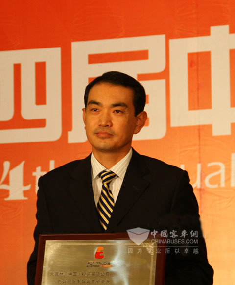 米其林(中國(guó))投資有限公司卡客車(chē)輪胎部客戶(hù)體驗(yàn)經(jīng)理張紅兵